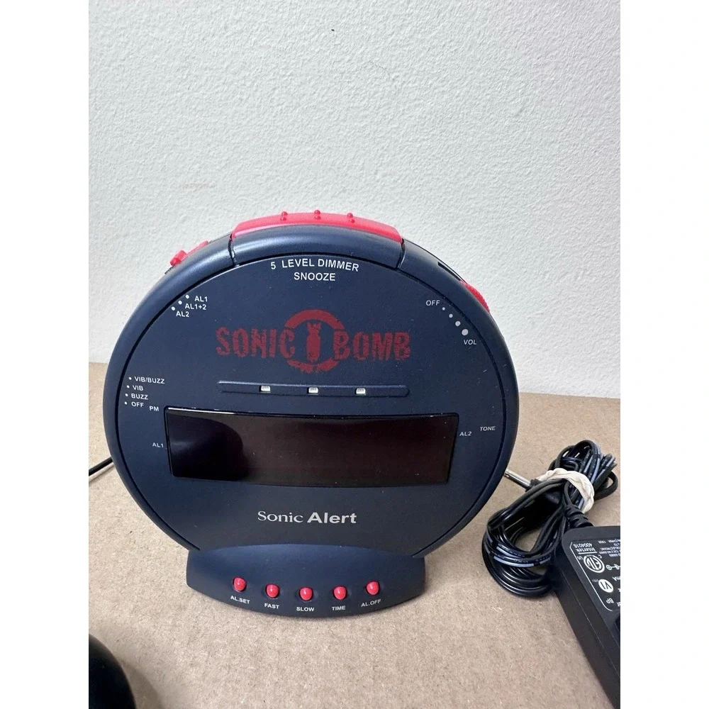 Sonic Alert Sonic Bomb Alarm Clock Vibrating Bed Shaker Black Red SBB500SS-v2